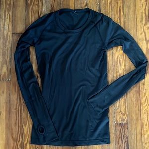 Lululemon size 6 long sleeve Swiftly